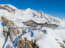 Berggasthaus First - Only Accessible by Cable Car، فندق في جريندلفالد