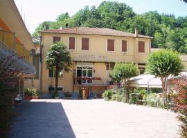 Albergo Amici, hotel v mestu Varese Ligure