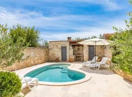 Amazing Home In Liznjan With Kitchen