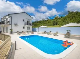 Amazing Home In Selce With 5 Bedrooms, Wifi And Outdoor Swimming Pool