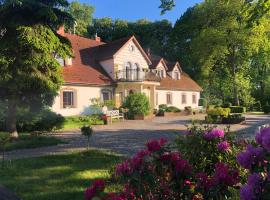 Dworek w Skibnie, farm stay in Sianów