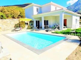 Villa de 4 chambres a Farinole a 900 m de la plage avec piscine privee jardin amenage et wifi, hôtel à Farinole