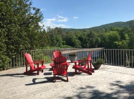 La CAMPAGNE au centre-ville de Baie-Saint-Paul UNIQUE, apartment in Baie-Saint-Paul