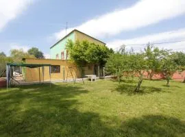 Spacious House with Garden in Touro – Family-Friendly