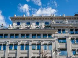 Monograph Freedom Square