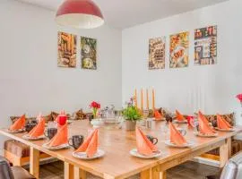 Ferienhaus auf einer Ebene für 25 Personen mit eigenem Garten und Pool