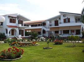Hotel Katerina, ваканционно жилище на плажа в Керамоти