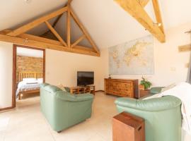 The Fold - Ash Farm Cotswolds, hotel in Stow on the Wold