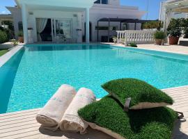 White House Luxury Hospitality, hotel in Olbia