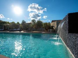 Domaine la Pierre Blanche: Eygalières şehrinde bir otel