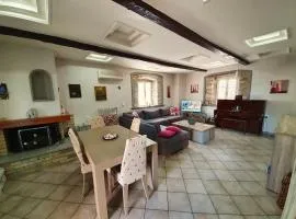 Manolis House