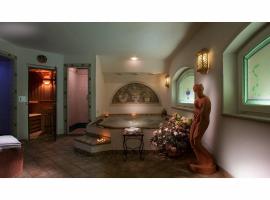 Hotel Miralago Wellness - Adults Only, hotel v destinaci Molveno