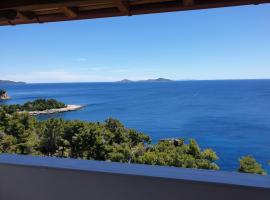 Pantheon Attic, appartement in Alonissos stad