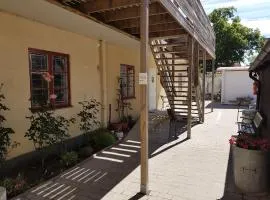 Adelsgatan 36 lägenhetshotell, Gotland Living and Meeting、ヴィスビーのバケーションレンタル