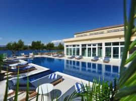Hotel Antica-Seafront hotel with comfortable rooms and pool, hotel in Stari Grad