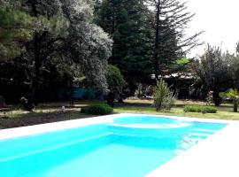 Casa Rural entre Bodegas y Viñedos ' El Jarillal", country house in La Consulta