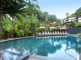 Peppers Noosa Resort and Villas: Noosa Heads şehrinde bir otel