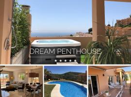 NEW: LUXURIOUS PENTHOUSE WITH JACUZZI & SEA VIEW, hotel di Mijas