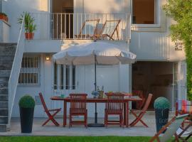Beach Golf & Garden House, hotel with parking in Arcozelo