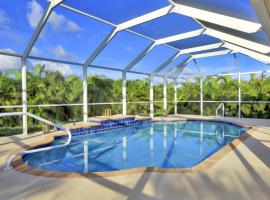 Villa Valmora, hotel perto de Cape Coral Sports Complex, Cape Coral