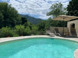 La Source 8 couchages, hotel with pools in Valle d'Alesani