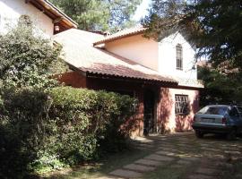 Casa das dálias, hotel in Monte Verde