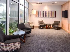 Holiday Inn Express & Suites - St. Petersburg - Madeira Beach by IHG