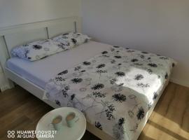 Apartments Natalija & Ante, hotel i Grebaštica