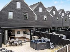 8 person holiday home in Bl vand, hotel near Tirpitz Museum, Blåvand