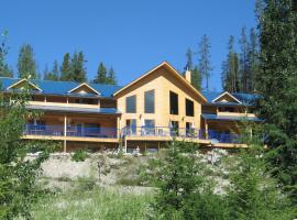 Glenogle Mountain Lodge and Spa, hotell nära Northern Lights Wildlife Wolf Centre, Golden