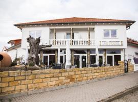 Hotel Restaurant Artemis, hotel with parking in Weisenheim am Berg