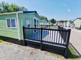 12 Borwick Lakes by Waterside Holiday Lodges, καταφύγιο σε Carnforth