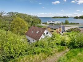 Gorgeous Home In Krus With Kitchen, Hotel in Kruså