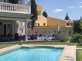 Villa Paraisos: Fuengirola'da bir otel
