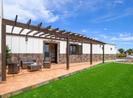 Villa Elena, hotel in Lajares