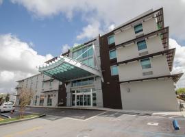 ホリデー イン エクスプレス＆スイーツ マイアミ イースト（Holiday Inn Express & Suites Miami Airport East by IHG）、マイアミのホテル