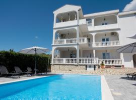 Villa Natura with private pool, hotel v destinácii Zadar