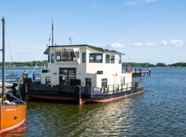 Island-dreams Hausboot Cecilie, hotell i Schleswig