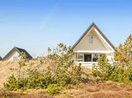 Cozy Home In Hvide Sande