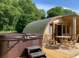 Sutor Coops The Nest with Hot Tub, hotel barato en Cromarty