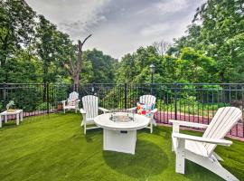 Spacious Retreat with Pool about 2 Mi to Hershey Park!، فندق مع مسابح في هومِلزتاون