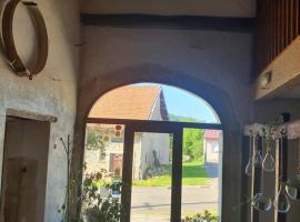 La Bergerie Crenantine, hotell sihtkohas Crenans