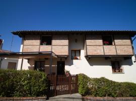 Pasaje San Jorge, guest house in Comillas