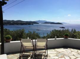 Golden View Villa, hytte i Skiathos by