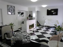 Clelia's Boutique Rooms & Suites, hotel v destinaci La Maddalena