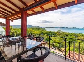 Big Hillside Villa in Potrero with Pool and Panoramic Ocean Views, hotel sa bazenima u gradu Potrero