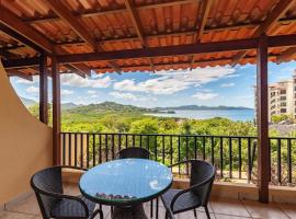 Big-beautiful unit in Flamingo sleeps 8-with breathtaking ocean views, villa in Playa Flamingo