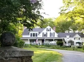 Timbercliffe Cottage Inn