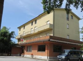 Hotel Ostello Settecolli Sport, viešbutis su vietomis automobiliams mieste Filottrano