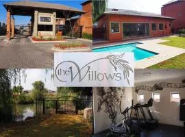 OR Tambo Self Catering Apartments, The Willows